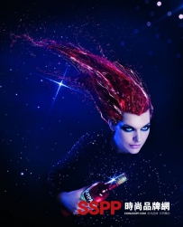 《第五元素》女主角拍摄意大利名酒Campari金巴利2012年历广告