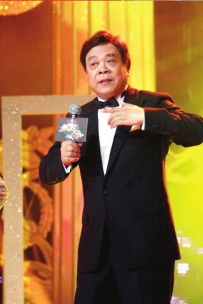 赵忠祥“非球勿扰” 以《动物世界》方式现场讲解