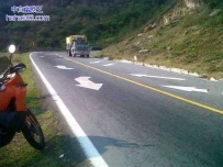 这路叫人怎么走啊