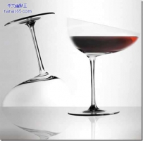 简洁美丽的酒杯(7张)