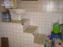 厕所弄的就跟领奖台似的