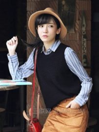 针织背心内搭什么衣服
