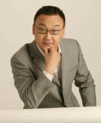 马斌加盟凤凰卫视首亮相 主持《天下被网罗》