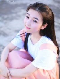 瓜子脸的女生扎什么样的头发