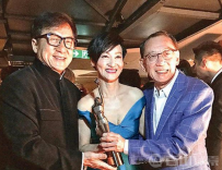 惠英红三夺影后 含泪多谢导演