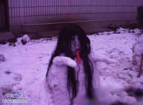 哪个熊孩子堆的雪人