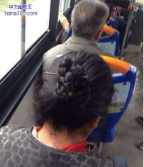 大妈自带防身利器