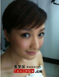 李维嘉吴昕领证结婚 吴昕多变小脸发型秀