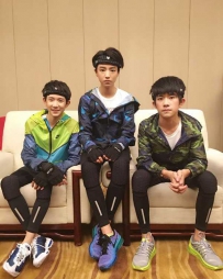 tfboys鞋子 TFBOYS三周年回顾之私下钟爱鞋款全盘揭秘