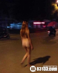 一丝不挂！盘点全球最疯狂的裸体女人