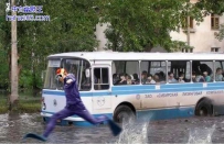 “铁掌水上漂”