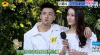 迪丽热巴被他狂撩拉衣服 杜海涛的眼神亮了