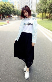 浅蓝色格子衬衫内搭什么衣服