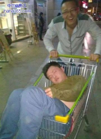 小伙伴喝多了，就这样送回去的