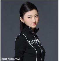 适合三角脸女生的马尾发型