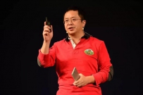 周鸿祎回应为何当客服：做产品要自己的狗粮自己吃