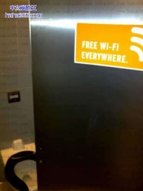 贴心的厕所，有WIFI哦