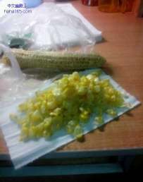 第一次见吃玉米还吐皮的人