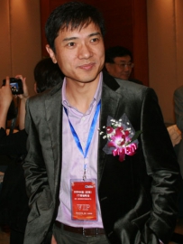 专访李彦宏：未来将更加亲和 短期内不关心股价(视频）