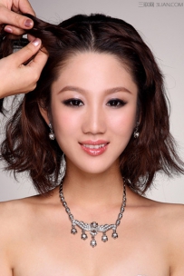 新娘中分编发教程图解
