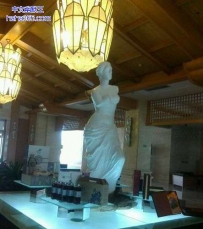 这是酒店厨师用奶油做的
