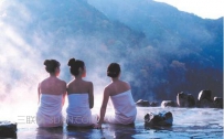 夏天可以泡温泉吗有什么好处