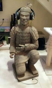 兵马俑也要听歌的