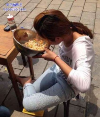 女汉子的吃饭方式！