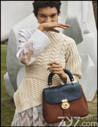Burberry 全新 DK88锁头包款正式上市