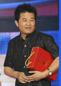毕福剑“不务正业”乐无穷 与陕北歌手录民歌