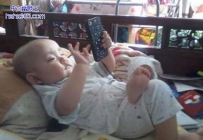 小子，你才生下10个月就想当大爷