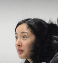 这些女星是不是得罪摄影师了，不然不可能把她们拍的这么丑 ...