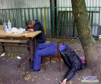 这样也能睡着？