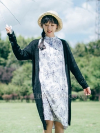 秋季中长款印花连衣裙外搭什么衣服