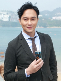 张智霖现身代言品牌Georgia欧意咖啡广告拍摄活动