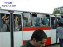 好拥挤的公交车