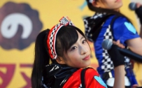 日本偶像团体AKB48最小成员才14岁，被誉为2万年一遇美女