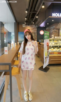 S型身材女生穿什么衣服好看