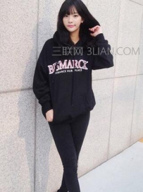 黑色连帽卫衣如何搭配