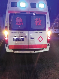 无资质黑救护车盘踞大医院 自称活人死人都能拉