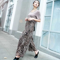 豹纹裤子怎么配上衣 豹纹裤子配什么上衣好看