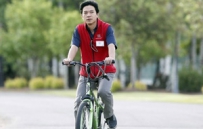 太阳谷峰会花絮：李彦宏骑单车参加晨会