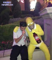 我昨晚原来是和这哥们喝的酒