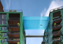 全球首座天空泳池
