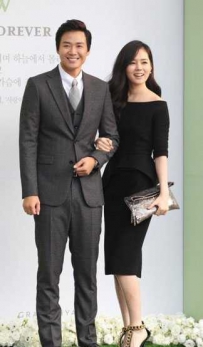 韩佳人夫妇 韩佳人结婚10年生女儿2014曾不幸流产