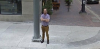 Google街景捕捉到尴尬一幕：休斯顿市中心“尿裤子”男人