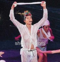 郭富城演唱会 郭富城《舞林正传》演唱会湿身演出时“神雕现形” ...