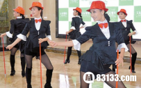广场舞大妈集体整容 青春亮相春晚