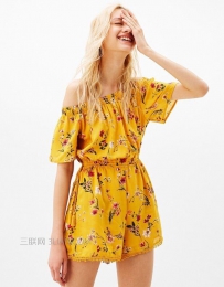 皮肤黑的人穿什么颜色衣服显白