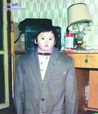 粑粑的西装也太大了吧